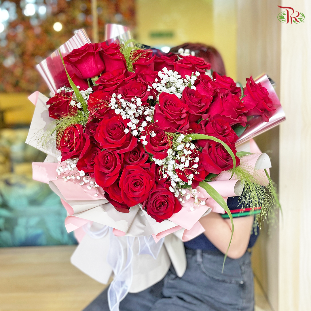 V5- 33 Stems Red Roses (Small Hand Bouquet) - Pudu Ria Florist