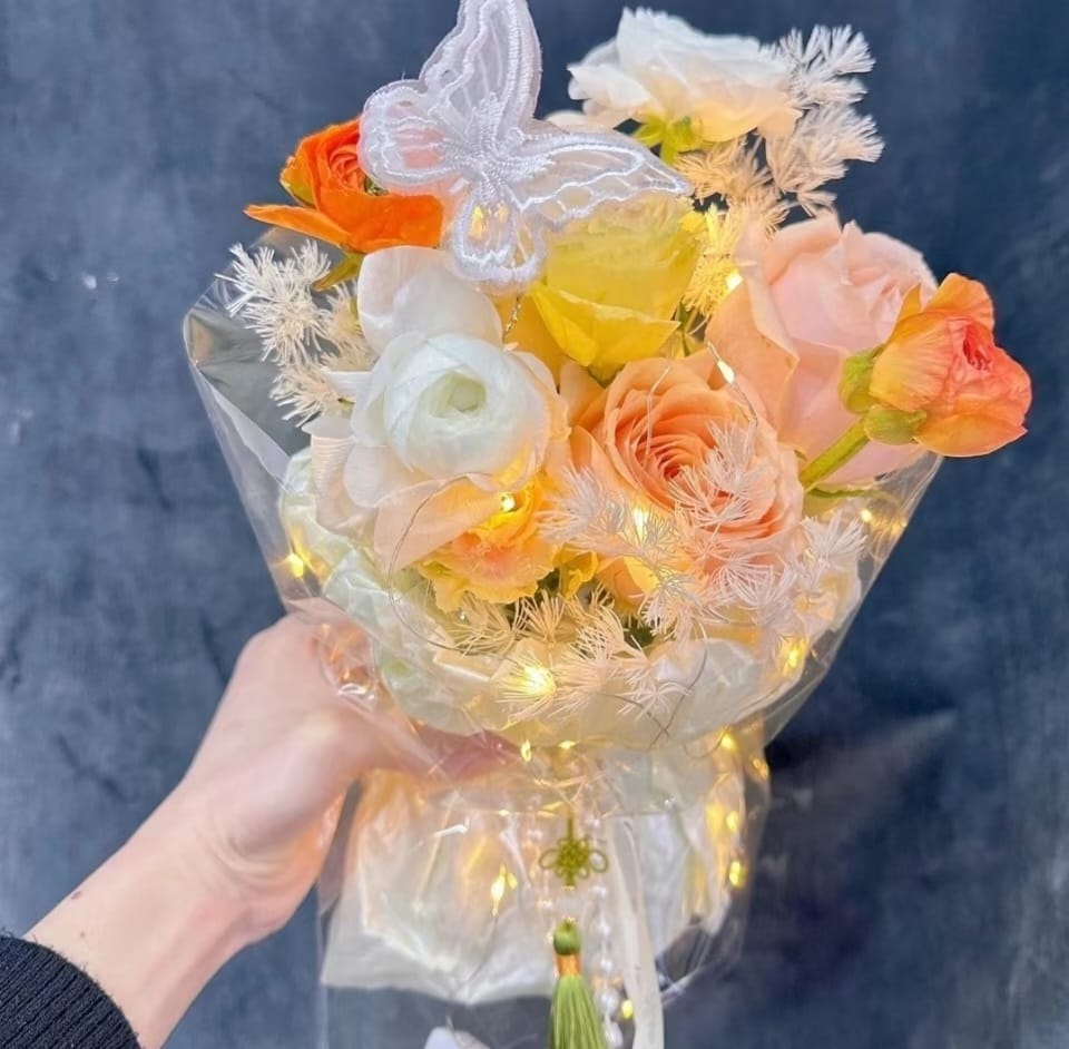 FBA064 LACE BUTTERFLY (10') - Freesia