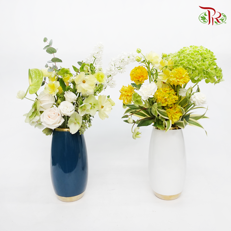 Floral Vase Arrangement In Dark Colour Vase - Pudu Ria Florist