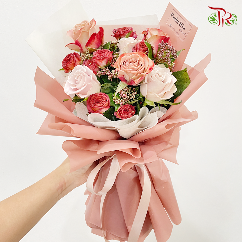 Cappuccino Rose Hand Bouquet (S size)-Pudu Ria Florist-prflorist.com.my