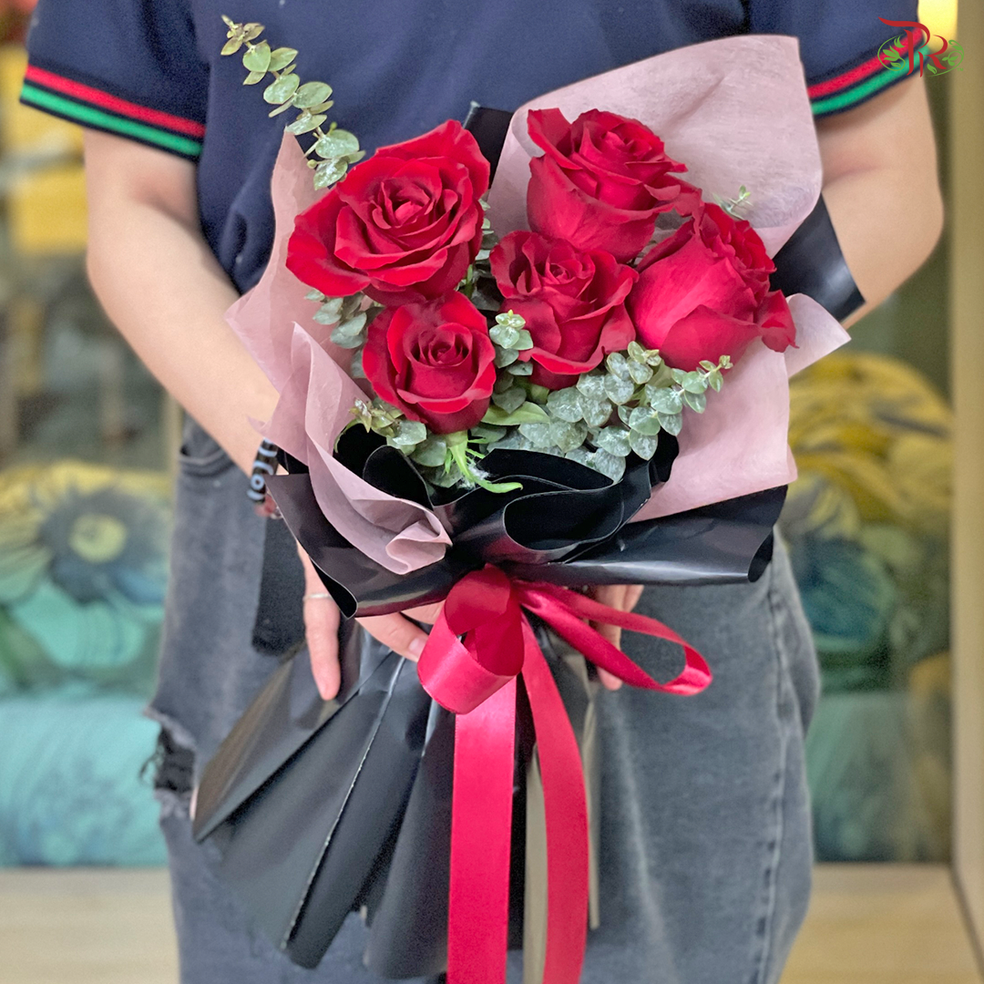 V2- 5 Stems Red Roses (Small Hand Bouquet)-Pudu Ria Florist-prflorist.com.my