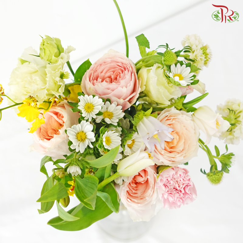 Signature Weekly Flower Bunch - Peach Petal Poetry (Medium Bunch)