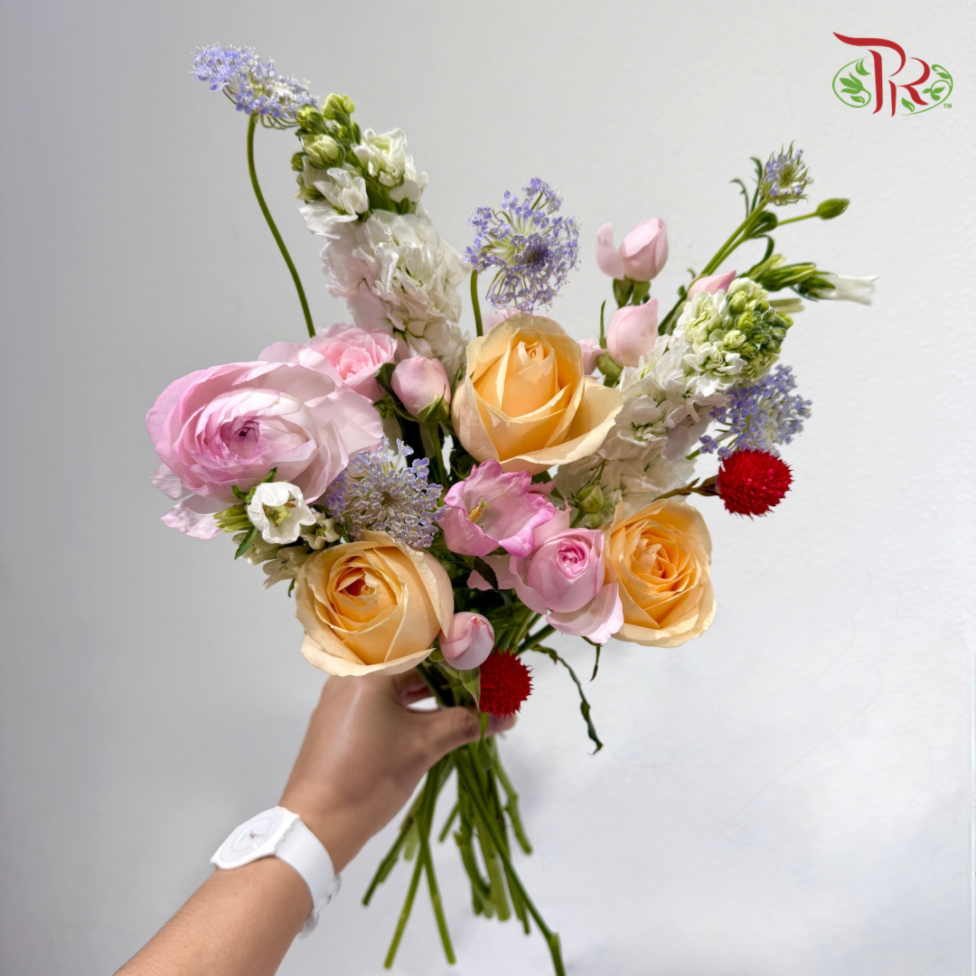 Signature Weekly Flower Bunch - Dreamy Raya Garden (Medium Bunch)