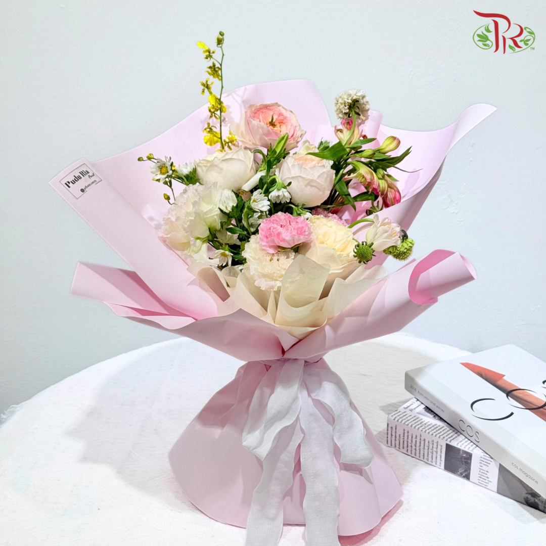 Signature Weekly Flower Bunch - Peach Petal Poetry (Medium Bunch)