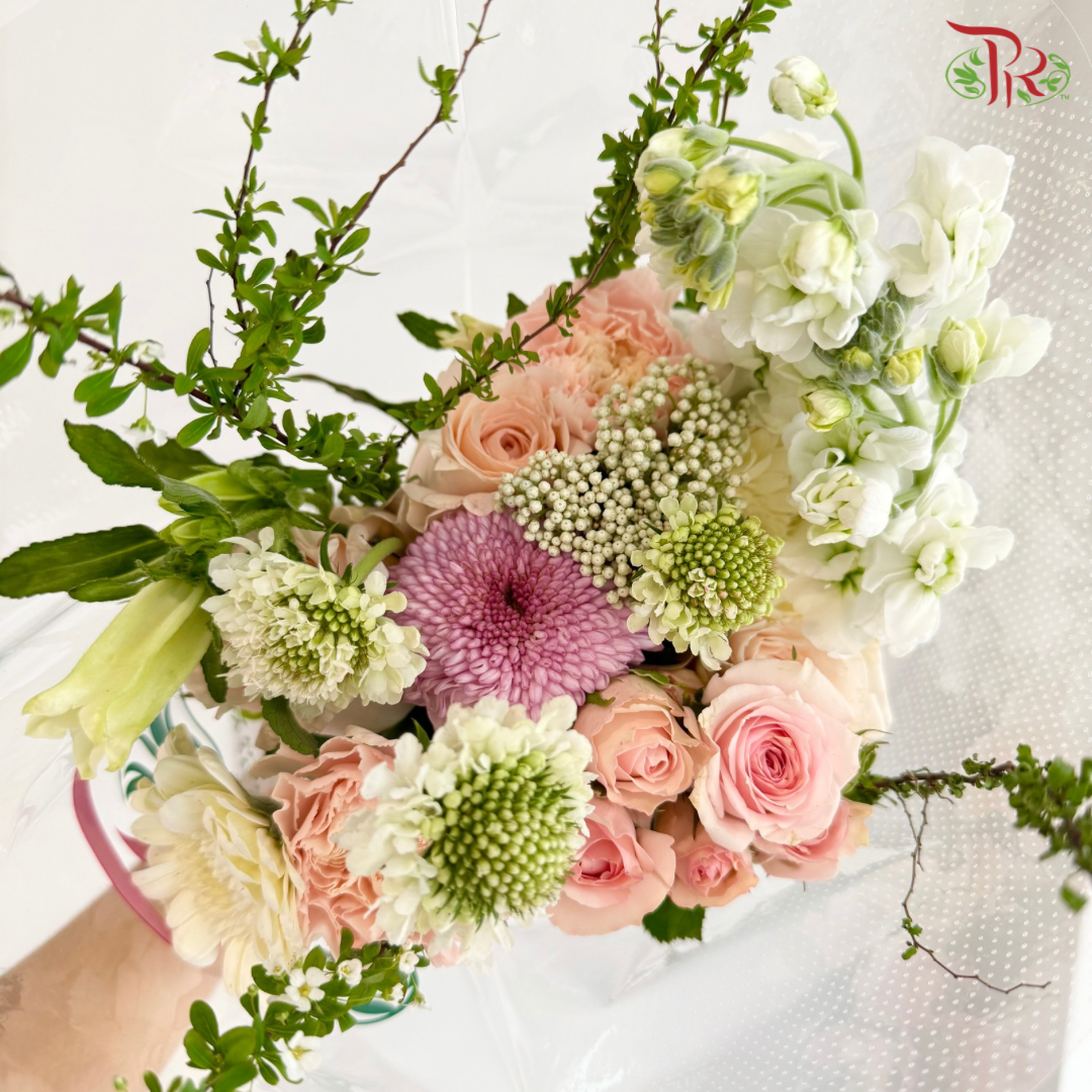 Signature Weekly Flower Bunch - Soft Grace (Medium Bunch)