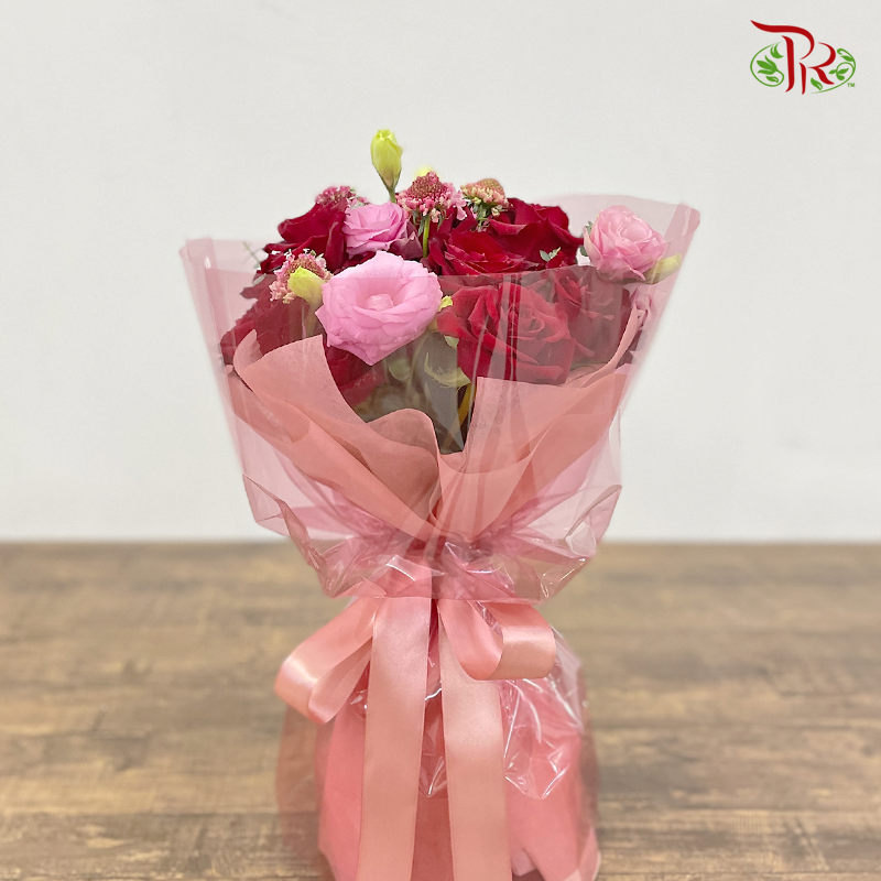 V4- 20 Stems Red Roses (Medium Size Hand Bouquet) - Pudu Ria Florist